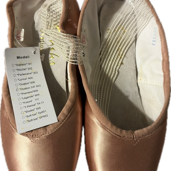 Sansha pointe Ballet/Dance shoes 603 OVATION 3/4 - Picture 1 of 2